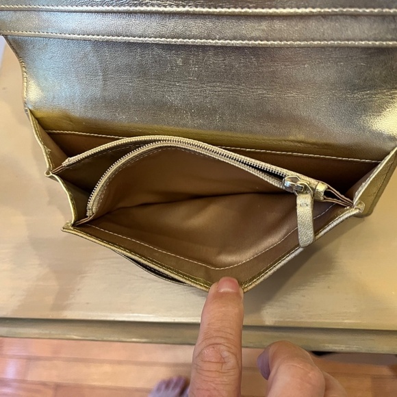 Chanel Silver Leather - Picture 5 of 7